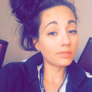 Meet your Posher, Courtney